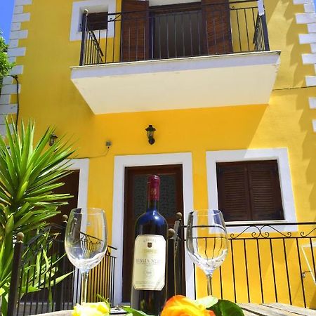 Dourios Ippos Apartments Frikes エクステリア 写真