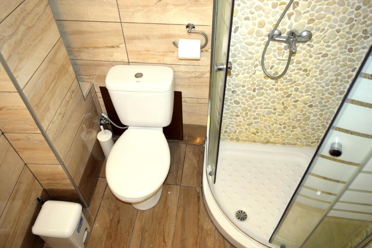 Dourios Ippos Apartments Frikes エクステリア 写真
