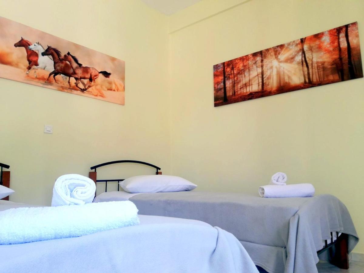 Dourios Ippos Apartments Frikes エクステリア 写真